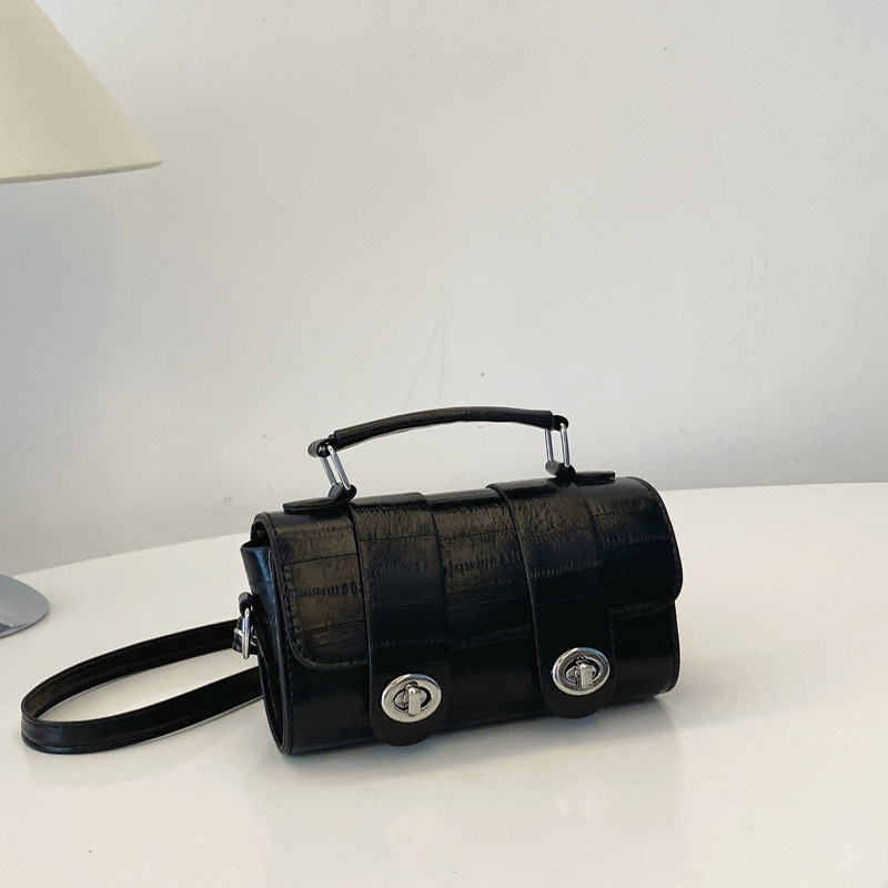 Bolso pequeño bandolera para mujer 2024 nuevo estilo de verano de alta calidad, estilo de nicho portátil para mujer, estilo explosivo con falda, bolso de mensajero