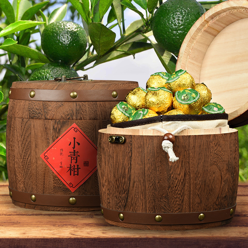 Xinhui Small Green Tangerine Pu'Er Tea Cake with Aged Tangerine Peel, Citrus Orange Pu'Er Tea, Round Barrel Packaged Ripe Tea Gift Box