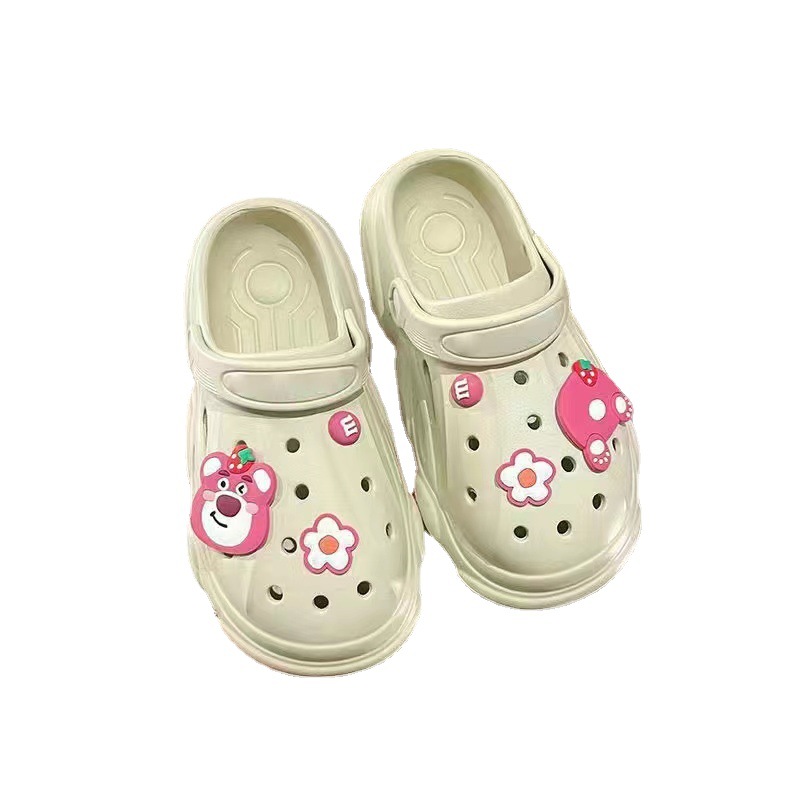 New Summer Hole Shoes for Women's Outwear 0 Years Fashion Anti slip PVC Beach Slippers for Women's Slippers Wholesale of Baotou