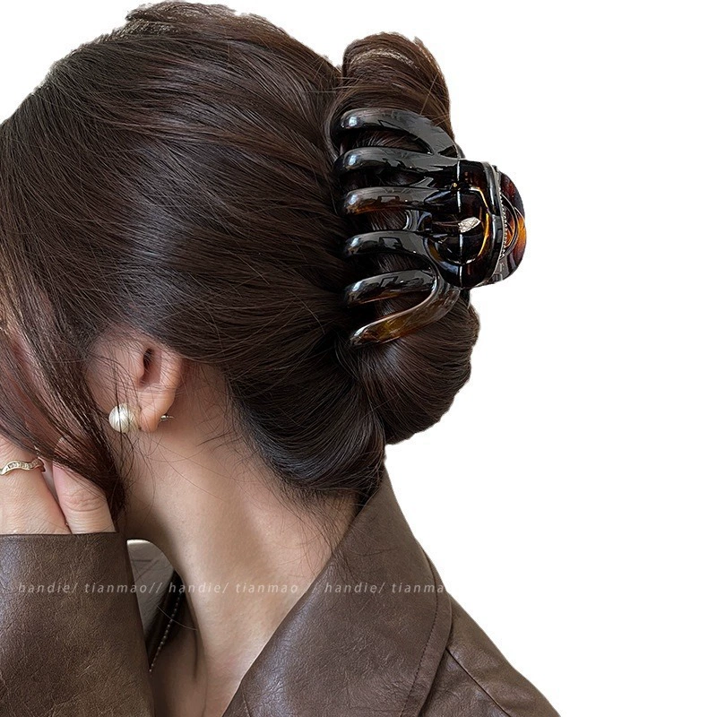 Big crab pin, hairgrip, shark, hair accessory, new collection, simple and elegant design