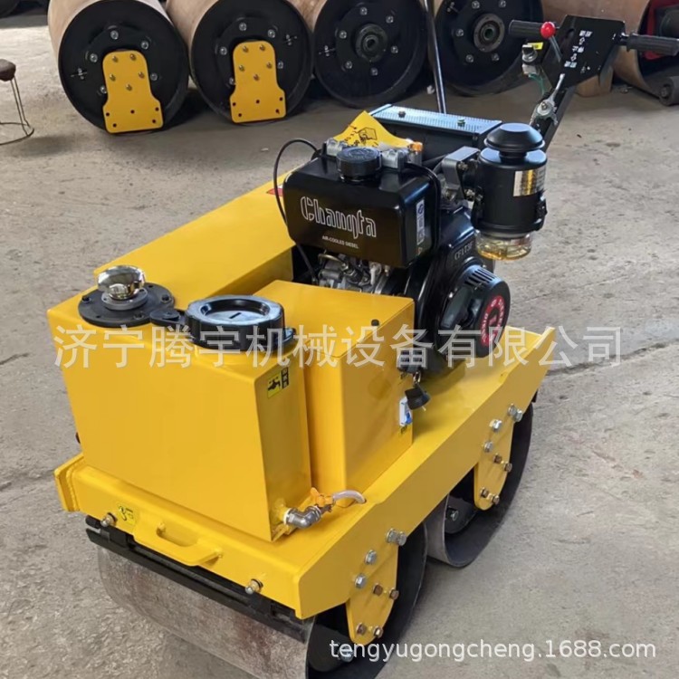 厂家批发手推式柴油振动压路机 双轮震动压路机 压土机批发