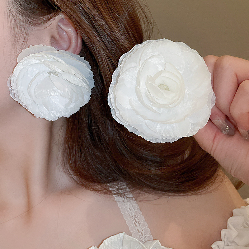 Pendientes de borla de flores de hilo de malla de tela de aguja de plata Pendientes dulces y frescos Pendientes de todo fósforo de moda Sensación de alto nivel de nicho