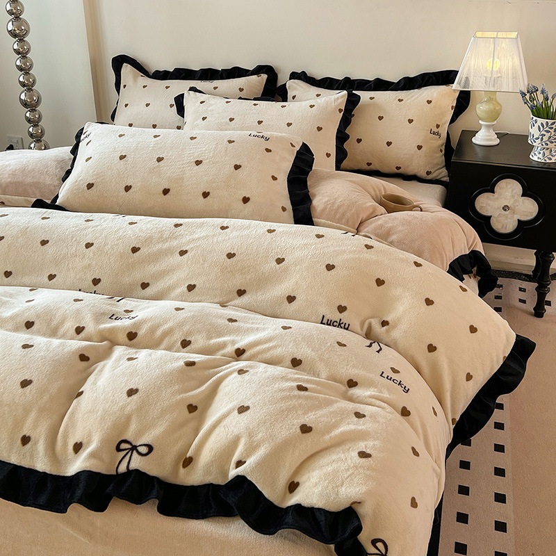 Nordico Francese Vintage Boho Francese Retro Hepburn Inverno Latte Ispesso Set Quattro Pezzi Copripiumino in Pizzo Stile Principessa Velluto Corallo_voghion.com