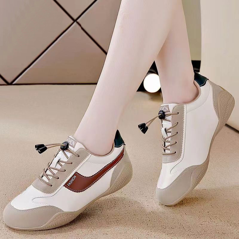 Zapatos blancos para las mujeres 2023 zapatos de mujer primavera nueva niña versátil zapatillas de deporte casual corriendo zapatos de estudiante ins mujeres