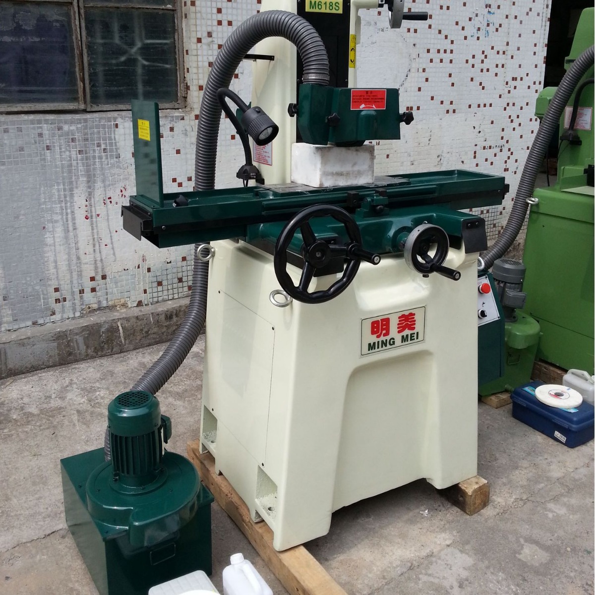 供应M618S数显手动平面磨床 南通磨床 大丰平面磨床