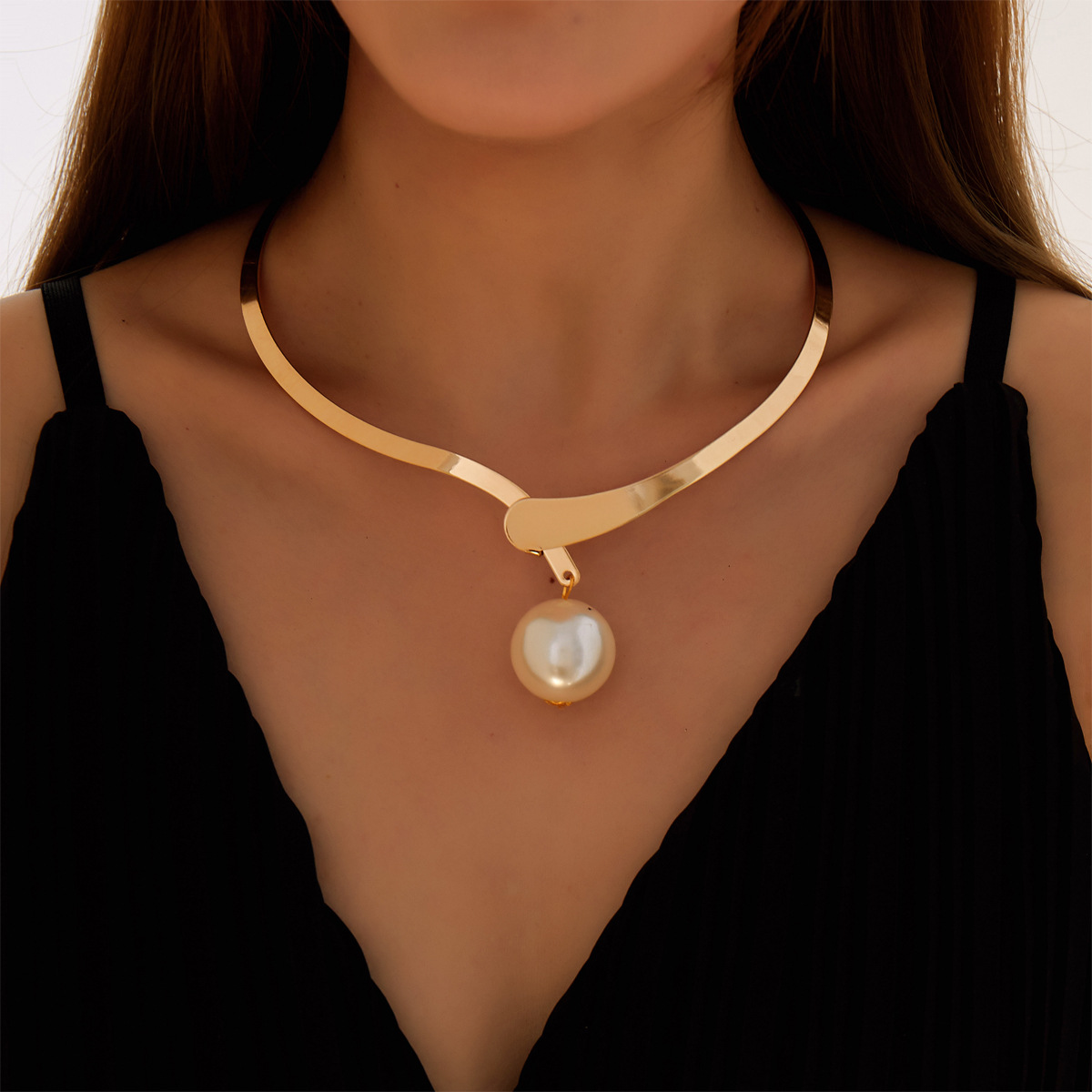Europa y América moda exagerada collar de perlas simple versátil pequeñas cuentas de oro collar abierto exquisita joyería de cadena de clavícula para las mujeres