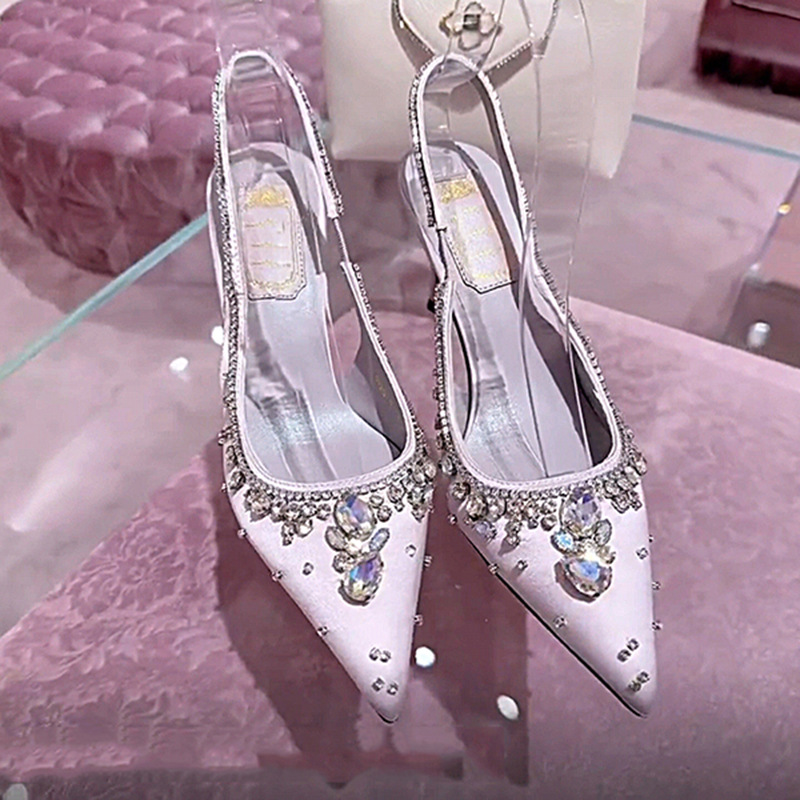 Scarpe da sposa con strass e punta affusolata per donna_voghion.com