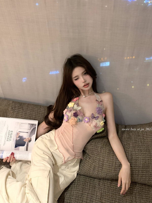 甜辣妹粉色重工立体花朵挂脖背心女装夏季别致不规则修身短款上衣|undefined