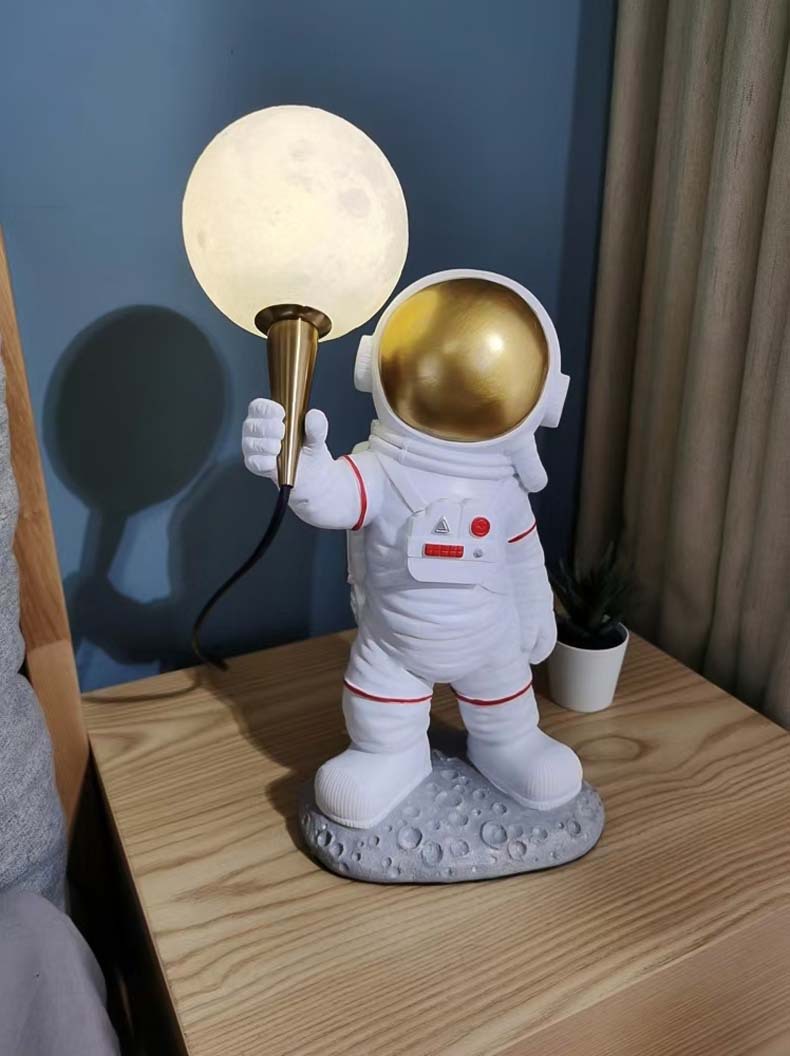 Astronaut Lamp Image 9