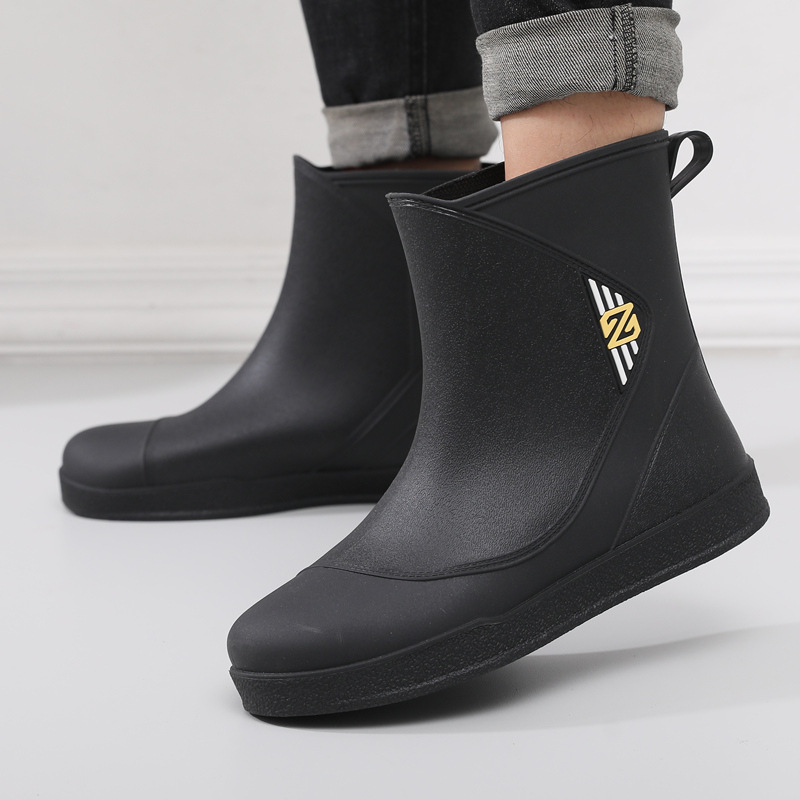 2024 nuevas Botas de lluvia zapatos de goma para hombres Botas de lluvia a media pantorrilla Cocina para llevar zapatos de agua de moda Zapatos de pesca para hombres zapatos de trabajo moda