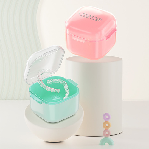 Braces box, invisible braces box, retainer storage box, dental correction, portable denture storage box, cleaning