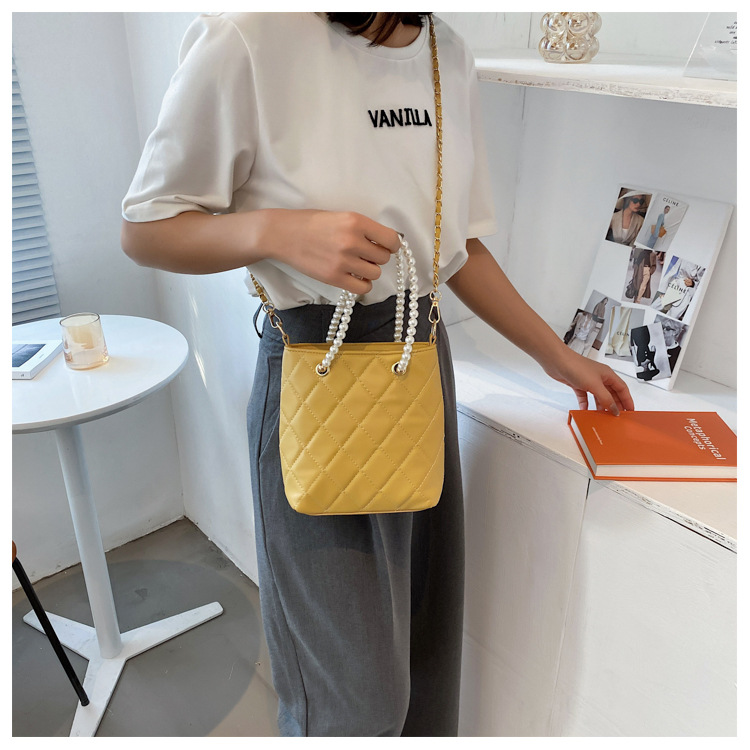 Fashion Embroidery Thread Rhombic Chain Shoulder Messenger Portable Bag Wholesale display picture 18