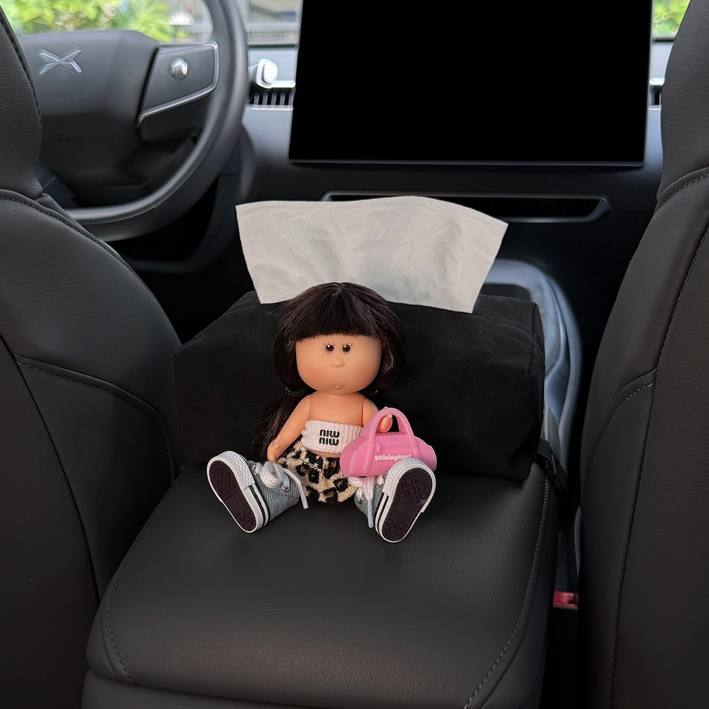 2026 New Potato Sister Car Tissue Box, Car Interior Armrest Tissue Holder, Car Tissue Bag, Cute Design for Women
