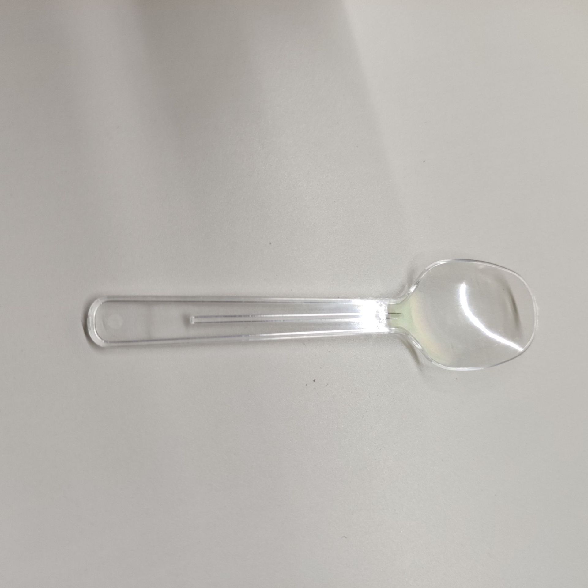 120ml 4OZPS Copa de postres de plástico Copa de mousse Copa de salvado de madera Copa de pudín Tiramisú Copa de moldeo por inyección más cuchara