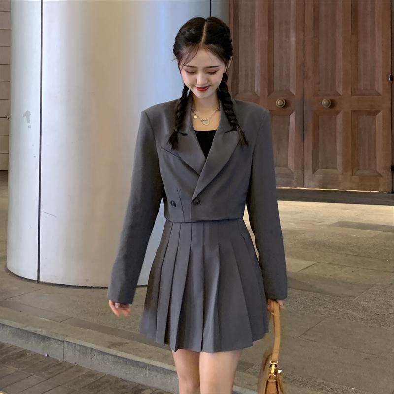 A generation of fat UUS new pattern Two piece set Korean fashion Easy Long sleeve Small suit Pleated skirt suit