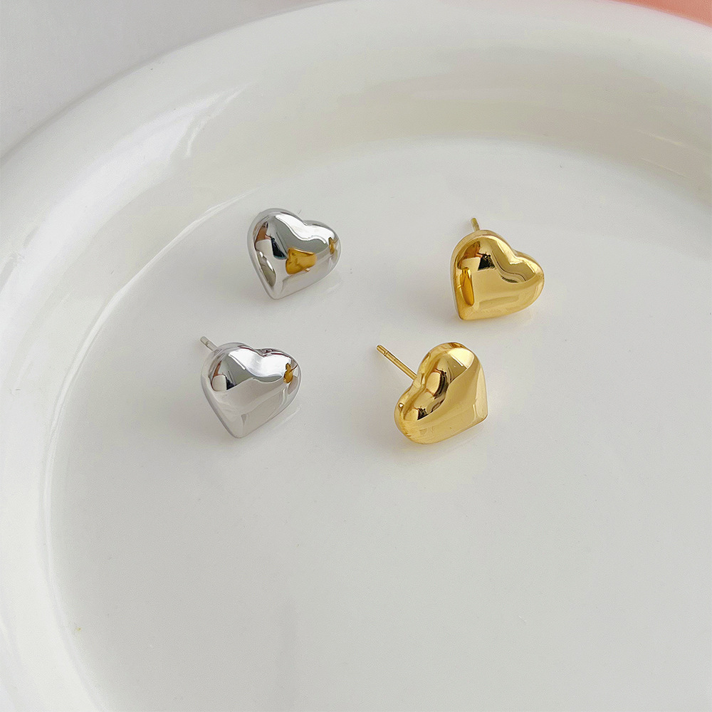 Fashion Elegant Three Dimensional Heart Pendant Stainless Steel Ear Stud display picture 5