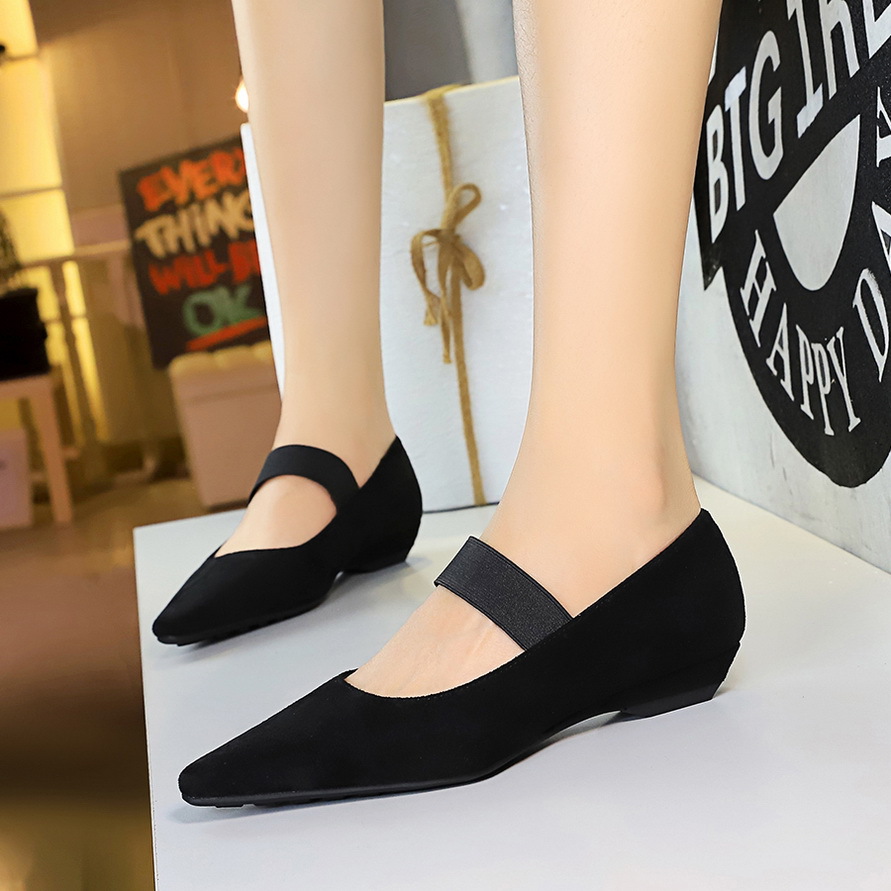 3683-11 Korean-tyle Retro Imple Veratile Low-heel Wedge Hallow Pointed Uede Elatic Trap Ingle-trap Women'_vogvips.com
