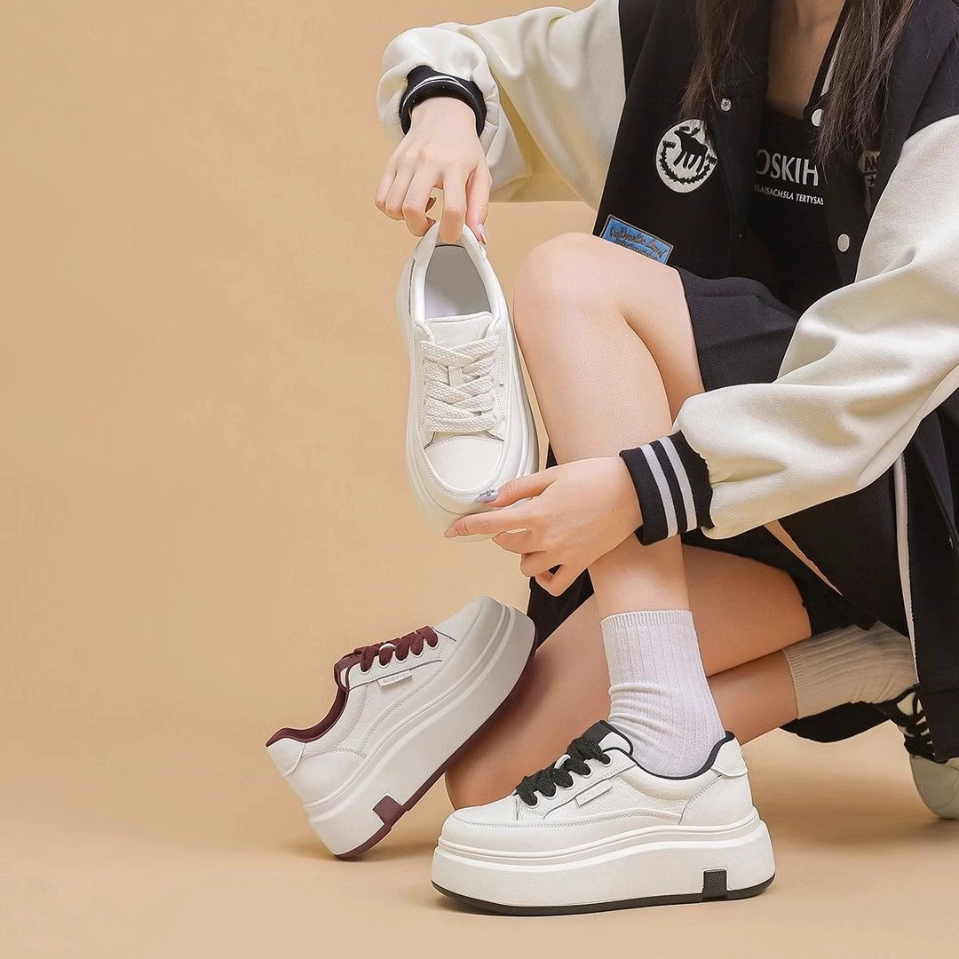 2025 новая толстая подошва маленькая белая обувь женская обувь весной дикая спортивная повседневная обувь усилена шнуровка легкая шнуровка