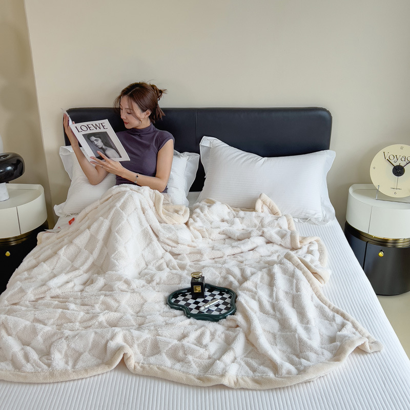 격자 무늬 크림 화이트