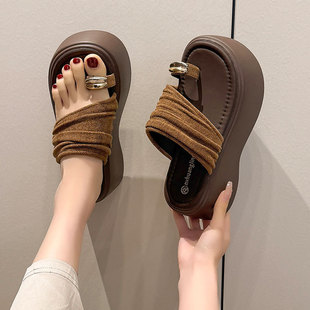jx�ɸ��ײ��c�ٴ���ЬŮ2026���ļ��¿ʽС��һ�֕r����ֺ��