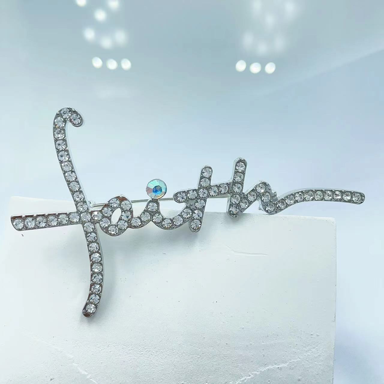 Brooches Classification Retro Classic Style Pin Letter Number Alloy Unisex Brooches