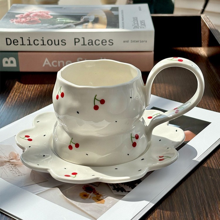 フレンチレトロチェリー花柄手作りセラミックコーヒーカップとソーサーリボンハンドルカップ朝食カップ高価値妖精カップ|undefined