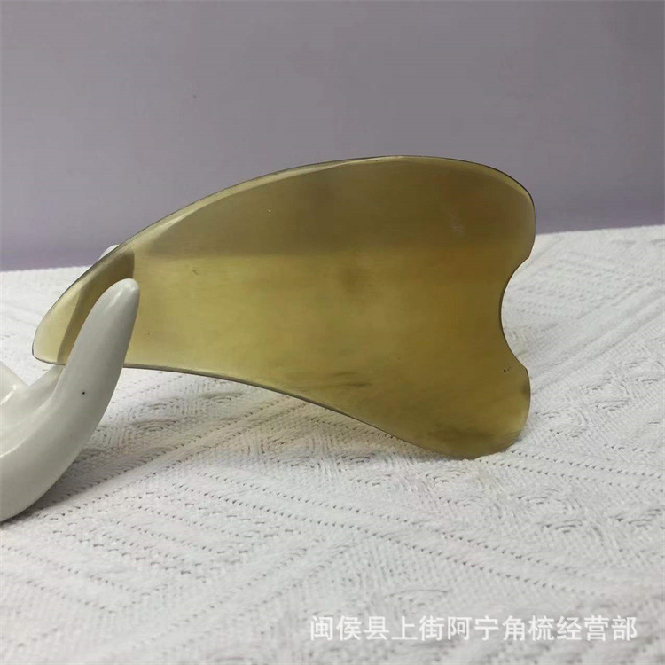 Heart Shaped Buffalo Horn Gua Sha Scraping Board 10-11cm for Back Neck Body Care preparation
