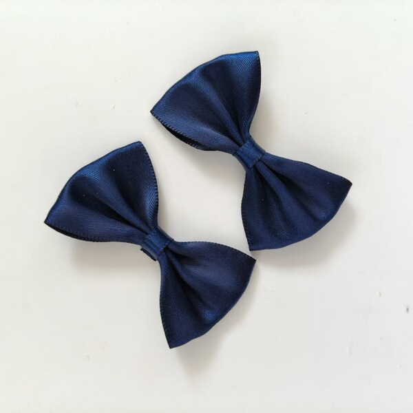 Solid color bow tie with bow