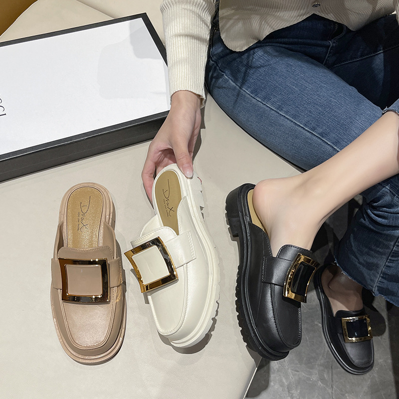 Nuevas medias zapatillas de mujer desgaste exterior perezoso medio soporte hebilla cuadrada punta cerrada slip-on plataforma casual Sandalias planas al por mayor