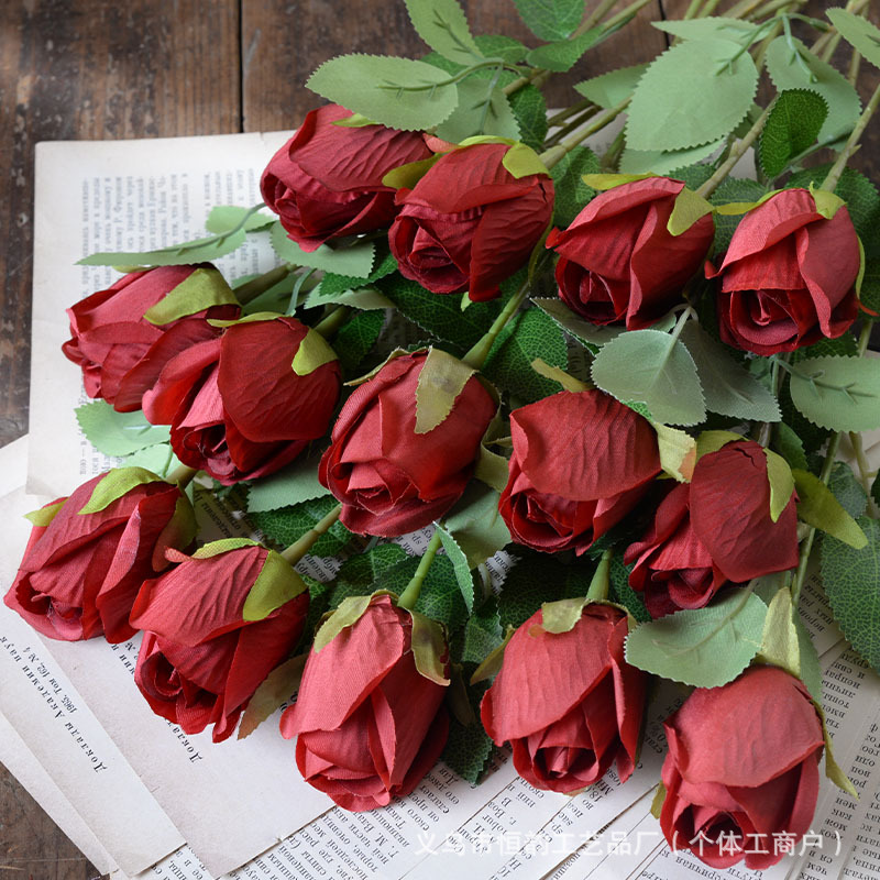 Simulated Rose Buds, Valentine's Day Fake Bouquets, Home Decorations, Fake Flowers, Living Room Table Flower Arrangements, Decorations