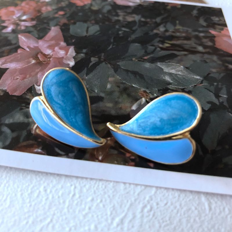 Nihaojewelry Jewelry Wholesale Enamel Glaze Flower Stitching Blue Heart Stud Earrings display picture 11