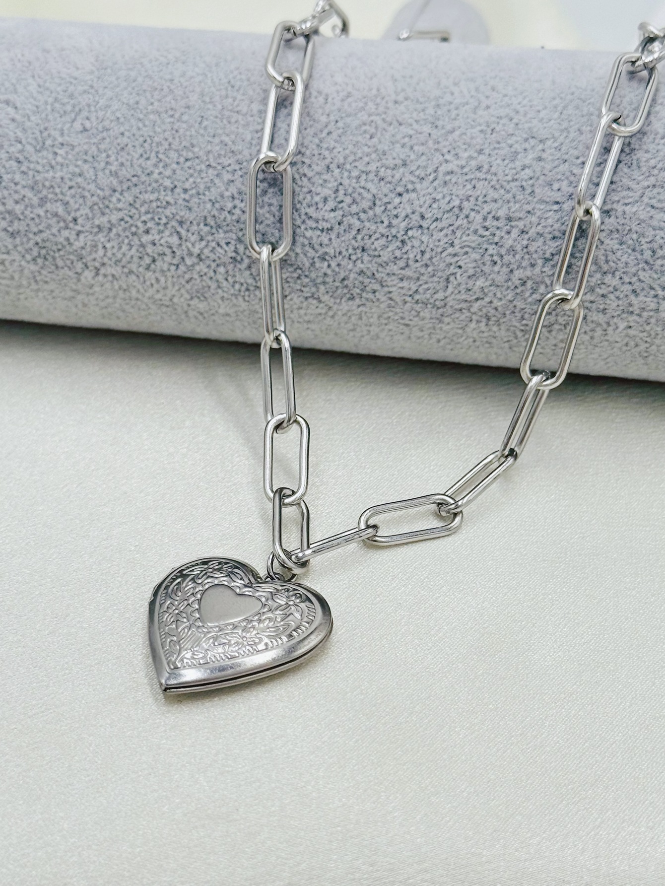 Plating Design Elegant, Simple Style, Streetwear Style Wholesale Jewelry Elegant Simple Style Streetwear Heart Shape 304 Stainless Steel Plating Stainless Steel Necklaces