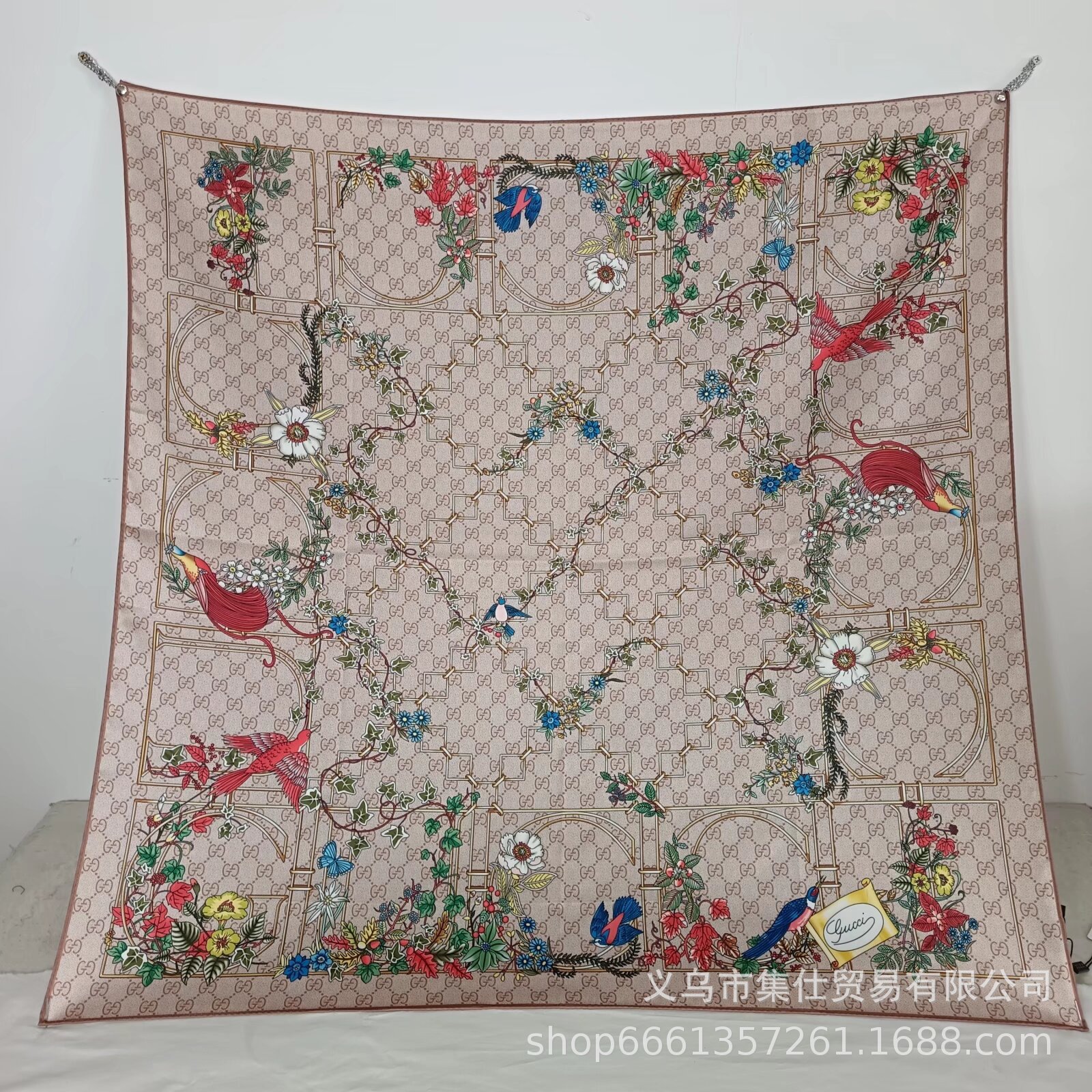 Bufandas de seda de moda europeas y americanas transfronterizas bufandas elegantes de alta calidad lujosas impresión de letras de seda impresión caliente en el extranjero