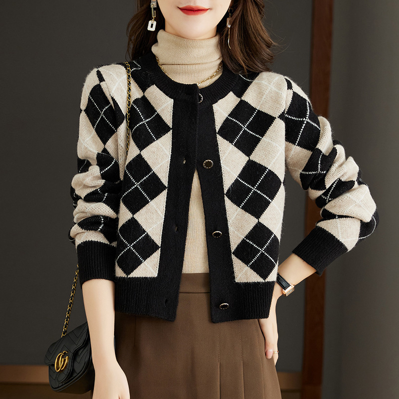 2025 New Spring Sweater Small Shawl Round Neck Knitted Cardigan Women's Short High Waist Jacket with Skirt