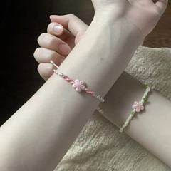 【新スタイル】春の妖精桜 マクラメ編みブレスレット 完成品