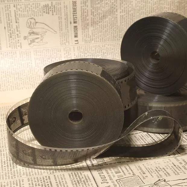 Industrial Style Soft Furnishings, Nostalgic Black and White 35mm Old Movie Film, Old Goods Creative Elements