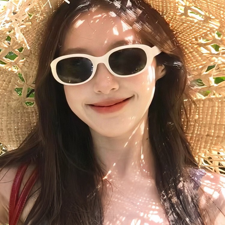 Oval White Cat-Eye Sunglasses for Women, High-End 2025 New Anti-Uv Seaside Sunglasses for Travel Photography