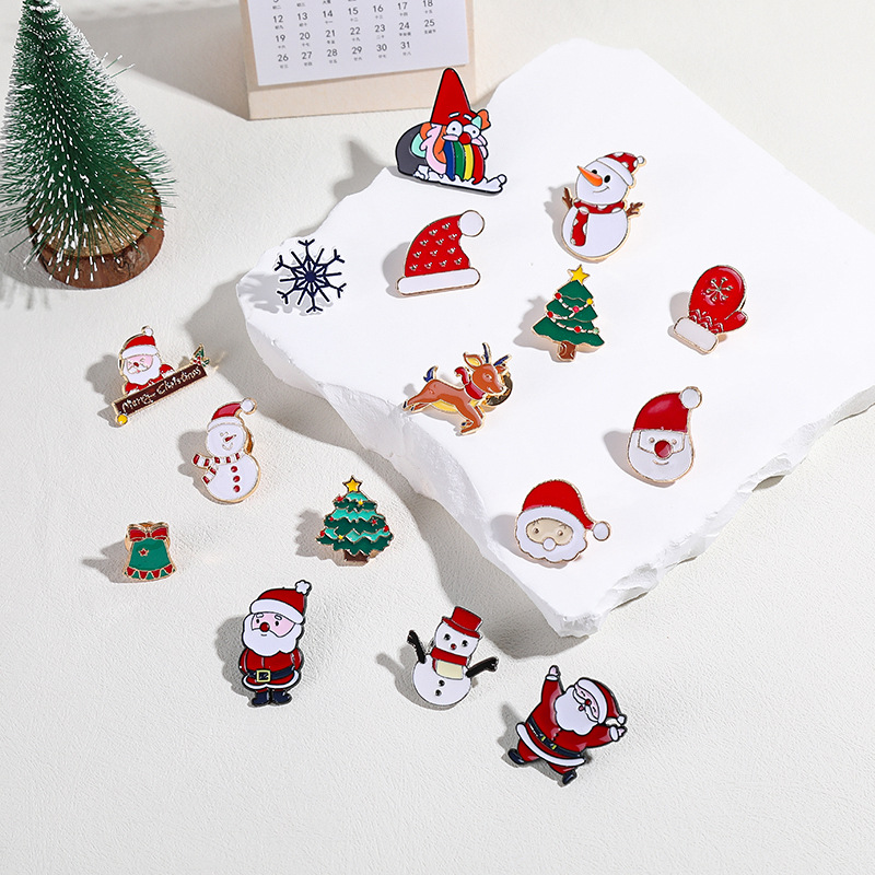 Cartoon Style Santa Claus Alloy Enamel Unisex Brooches display picture 1