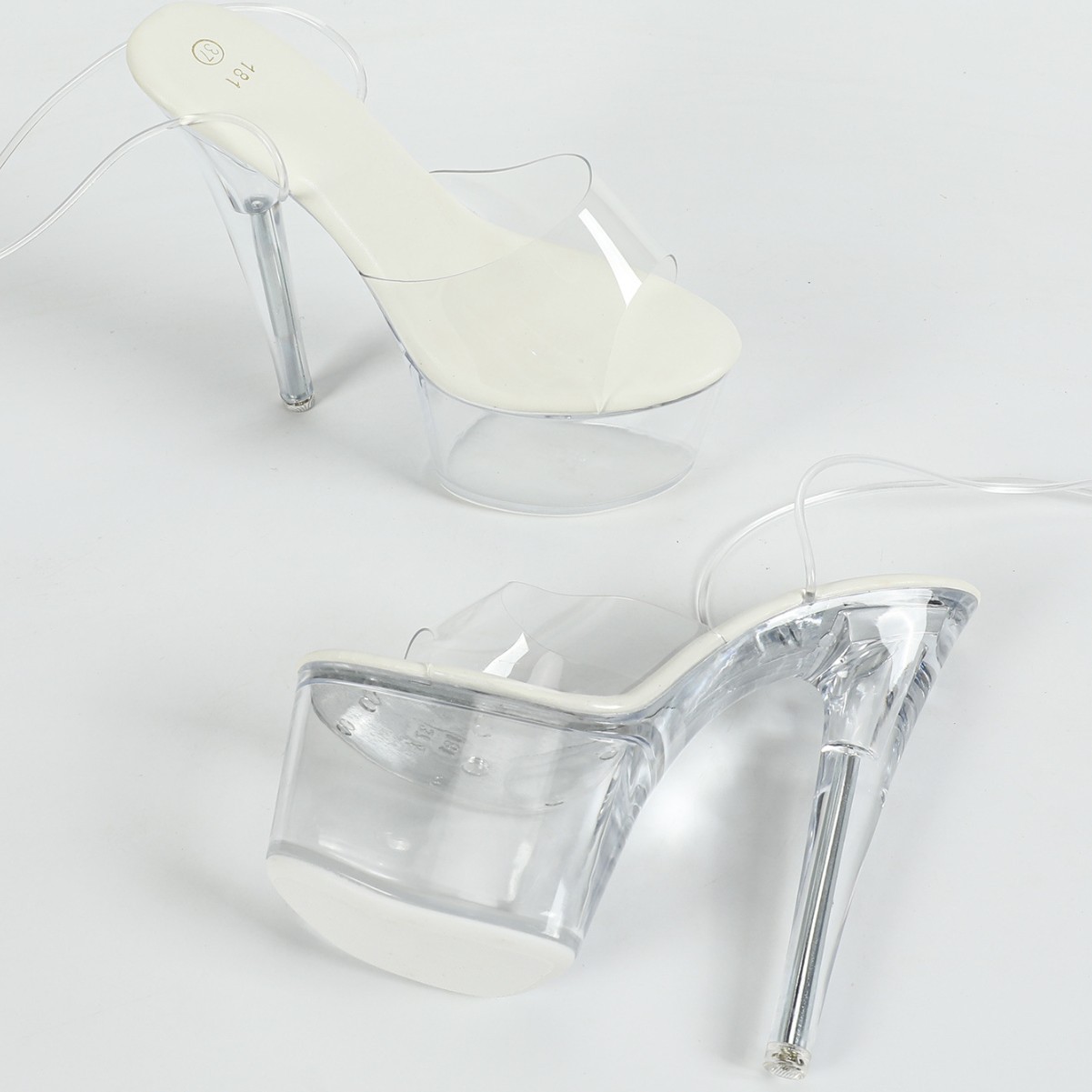 181 - Q4 Europa y los Estados Unidos sexy nuevo modelo de club nocturno de moda palanca de salto odio al cielo modelo de carro impermeable de tacones altos