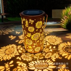 アマゾンの新型太陽光ひまわりランプクロスボーダー鉄芸透かし彫りランプ別荘庭園装飾屋外防水掛け