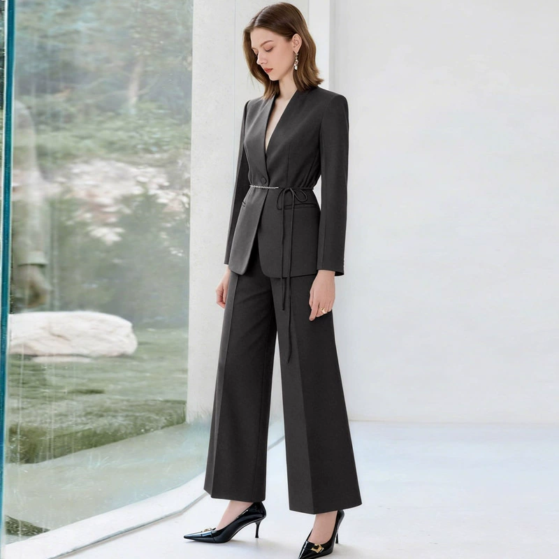 Demi-season fashionable classic suit jacket, trousers, V-neckline, bright catchy style, high-quality style -> Демисезонный модный классический пиджак костюм брюки, V-образный вырез, яркий запоминающийся стиль, стиль высокого качества