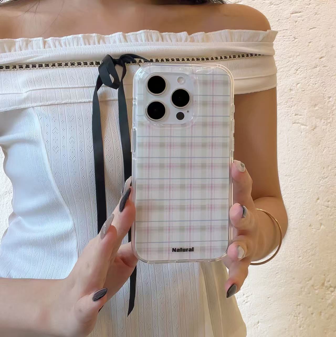 Estilo coreano a cuadros en contraste para iPhone16 funda para teléfono móvil 15ProMax simple 14/13 pareja 16ProMax