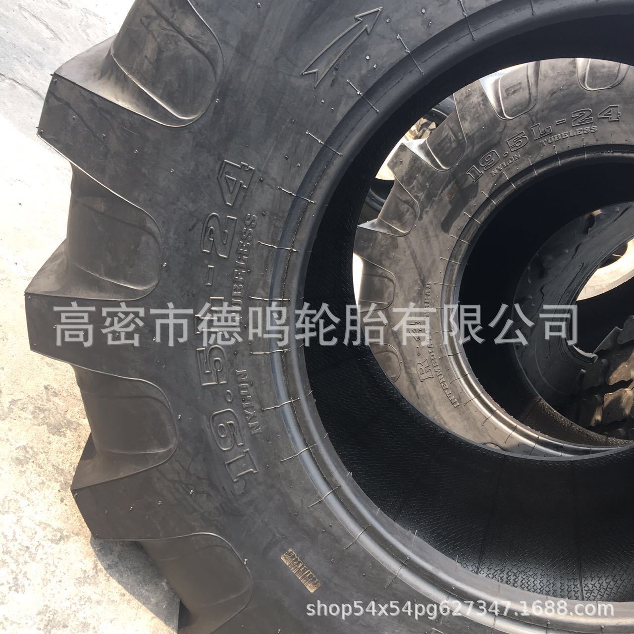 Suministro de fábrica maquinaria industrial neumático 19,5 L-24 de dos cabezas neumático ocupado 17.5L-24