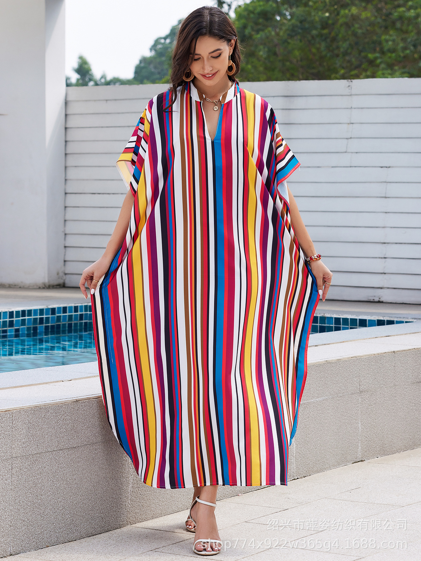 2025 nueva camiseta de playa estriada impresa gran túnica de vacaciones camiseta protector solar bikini trajes de baño 1001