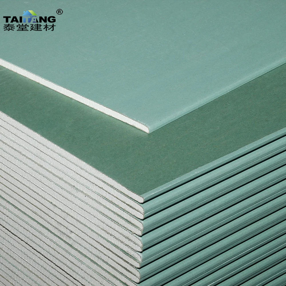 Tablero de yeso a prueba de humedad Techo de pared divisoria Techo Material de decoración Planta de construcción Tablero de yeso resistente al agua y a la humedad