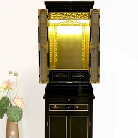 神龛、佛龛;佛像/神像;木质工艺品