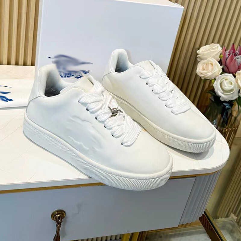 Ağ rəngli düz altlıqlı idman ayaqqabısı, krujevalı, unisex