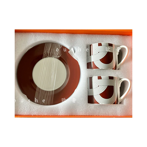 Red runway double cup and saucer