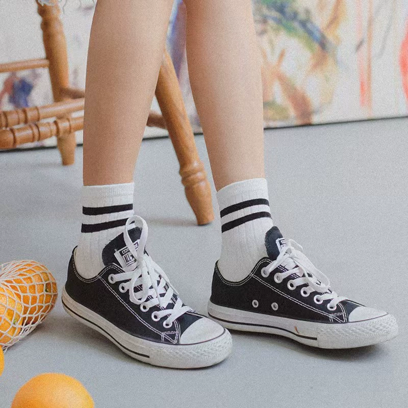 Носки для женщин, летние тонкие носки до середины икры, классические полосатые студенческие носки с двумя полосками, дышащие, впитывающие пот, повседневные спортивные носки, хлопковые