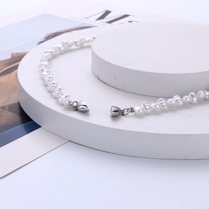 Collana con perle d'acqua dolce e cuore magnetico per donna_voghion.com